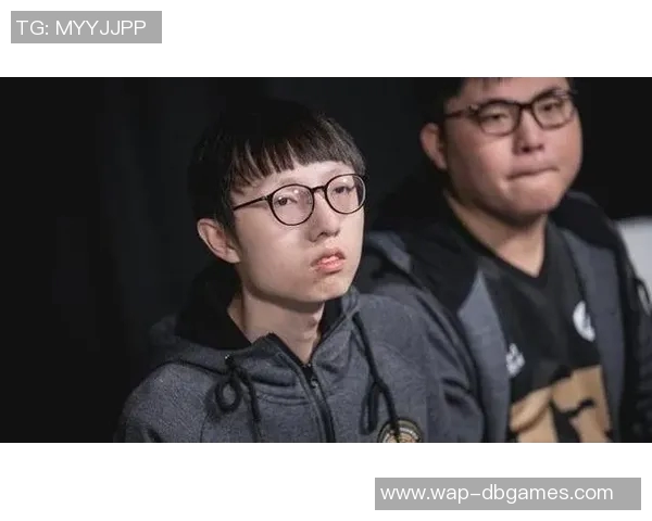 电竞新闻深入探讨RNG战队心理素质差异及其对比赛表现的影响分析